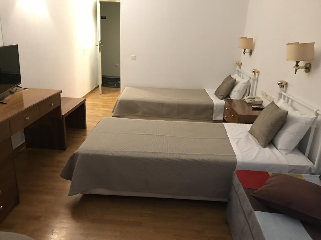 Hotel Levadia Levadeia Bagian luar foto