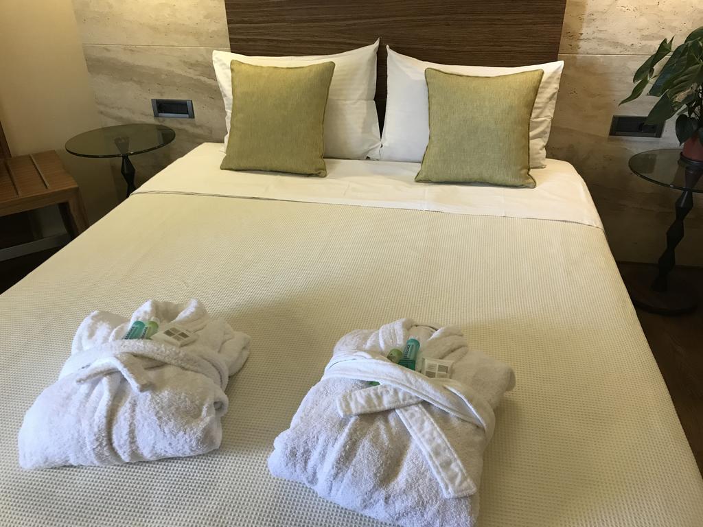 Hotel Levadia Levadeia Bagian luar foto