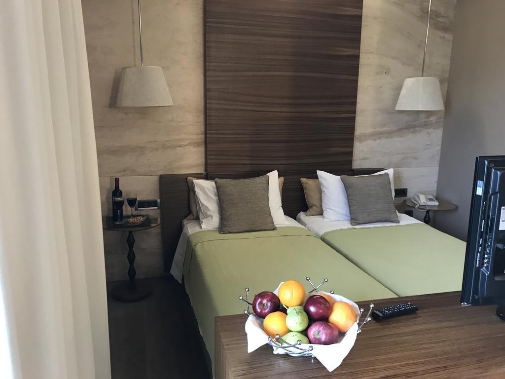 Hotel Levadia Levadeia Bagian luar foto