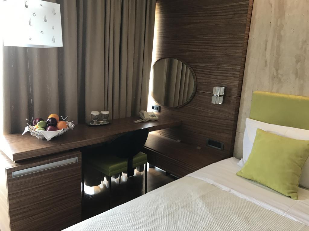 Hotel Levadia Levadeia Bagian luar foto