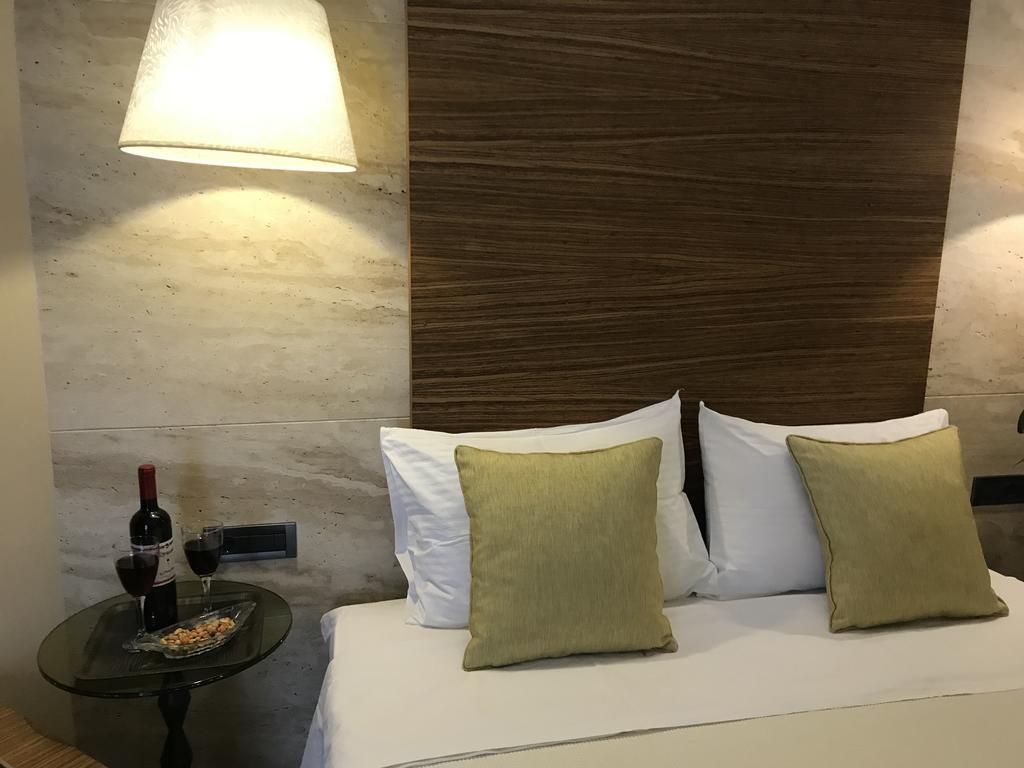 Hotel Levadia Levadeia Bagian luar foto