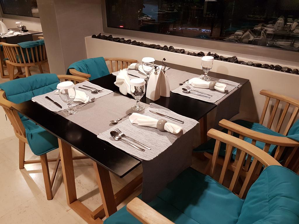 Hotel Levadia Levadeia Bagian luar foto