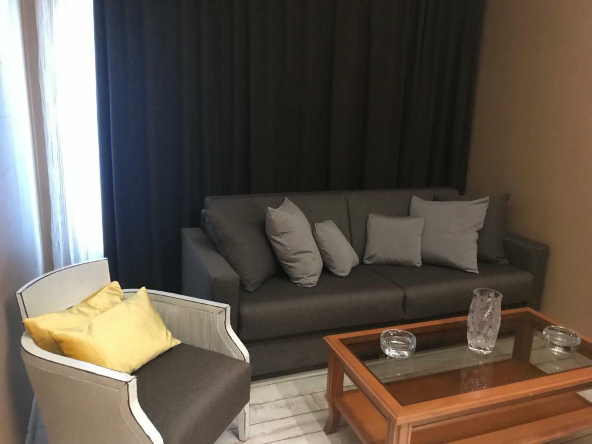 Hotel Levadia Levadeia Bagian luar foto